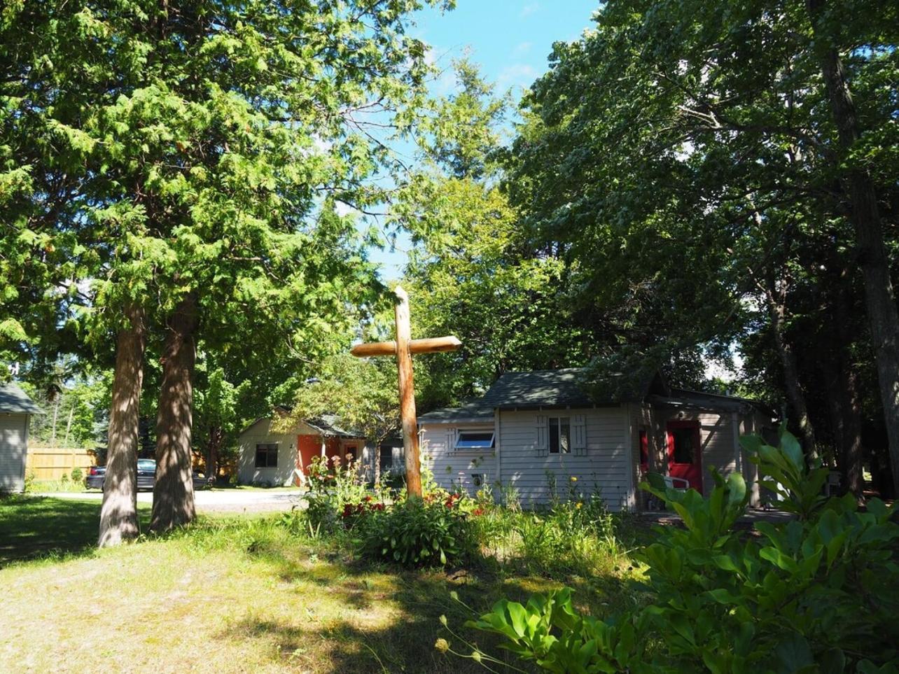 Sleeping Bear Riverside Cabins - Cabin #1 Honor Exterior foto
