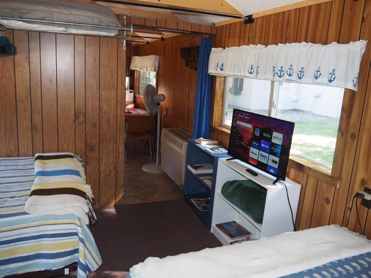 Sleeping Bear Riverside Cabins - Cabin #1 Honor Exterior foto