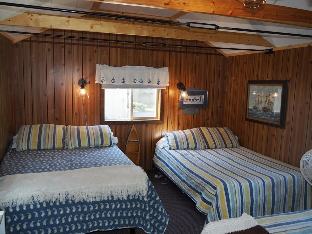 Sleeping Bear Riverside Cabins - Cabin #1 Honor Exterior foto