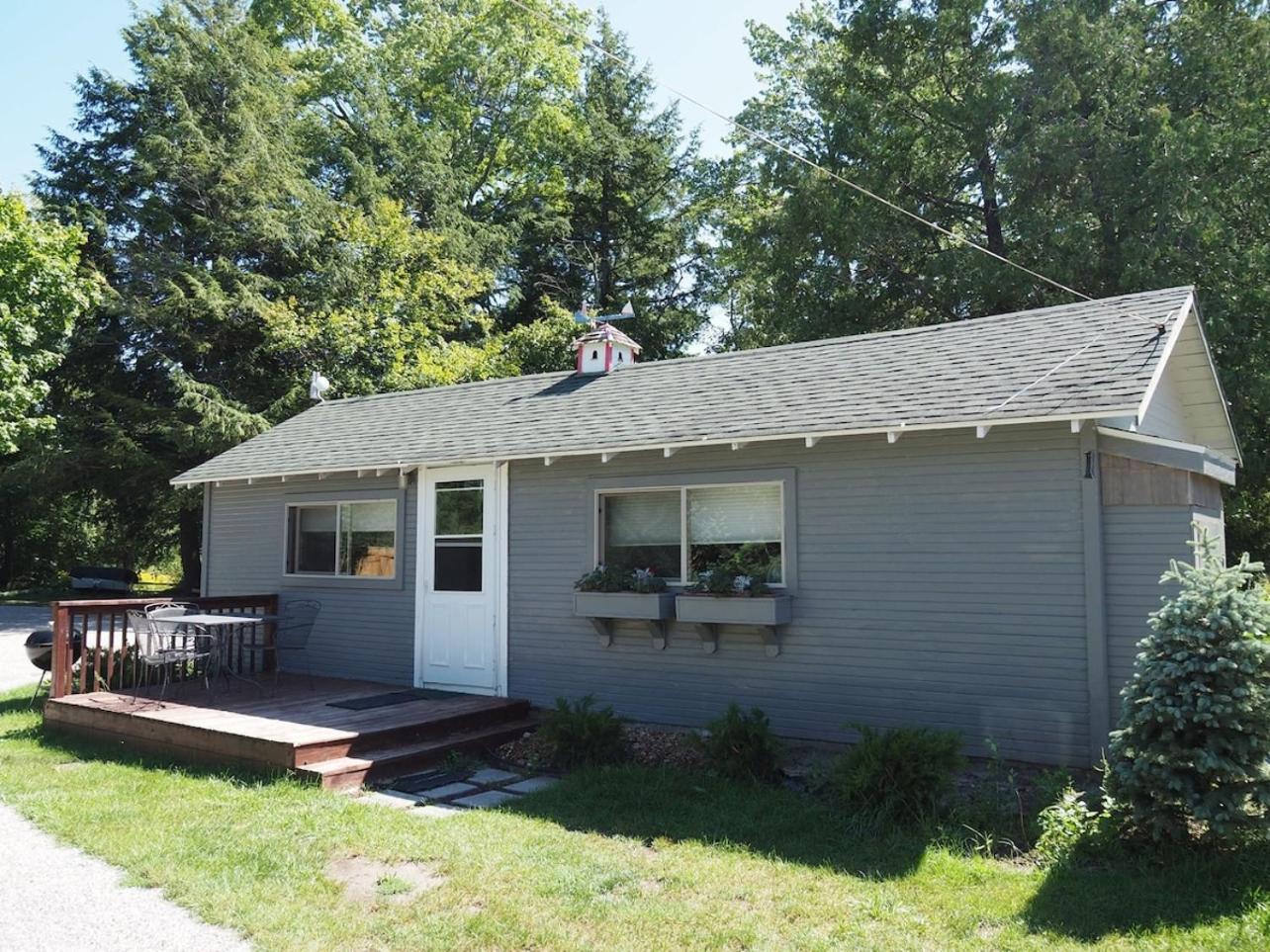 Sleeping Bear Riverside Cabins - Cabin #1 Honor Exterior foto